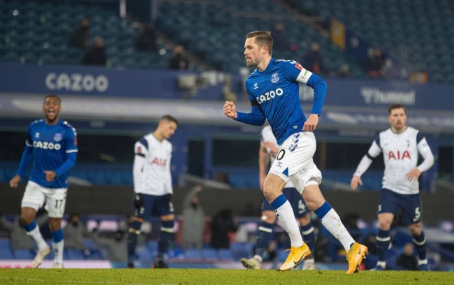 而荷甲球队 而荷甲球队